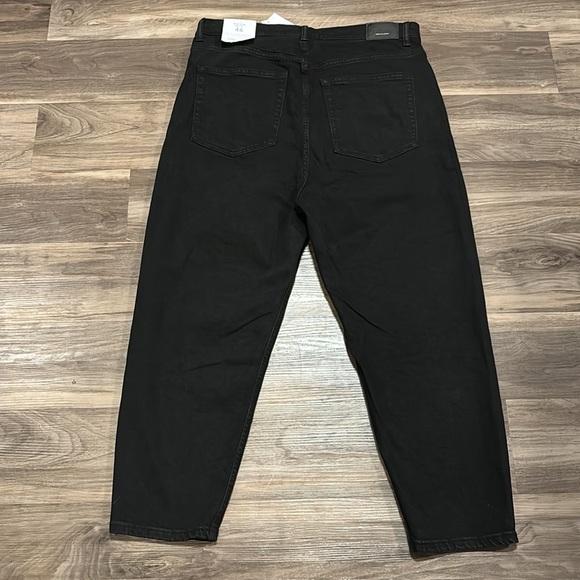 ***NWT*** Bershka “Mom Slim” Jeans - Picture 4 of 7